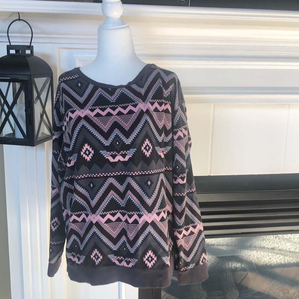 🌺Divided Aztec sweatshirt🌺
